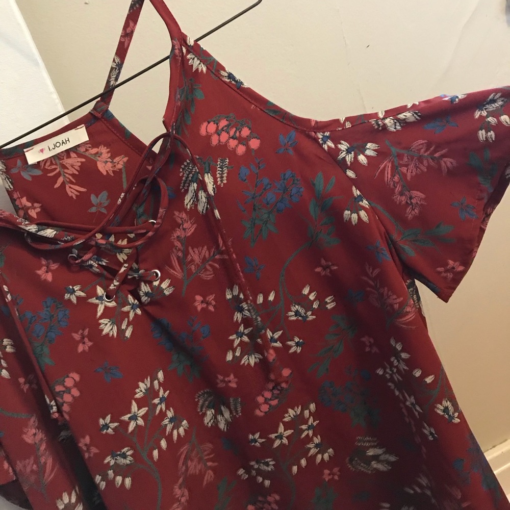 Cold shoulder top